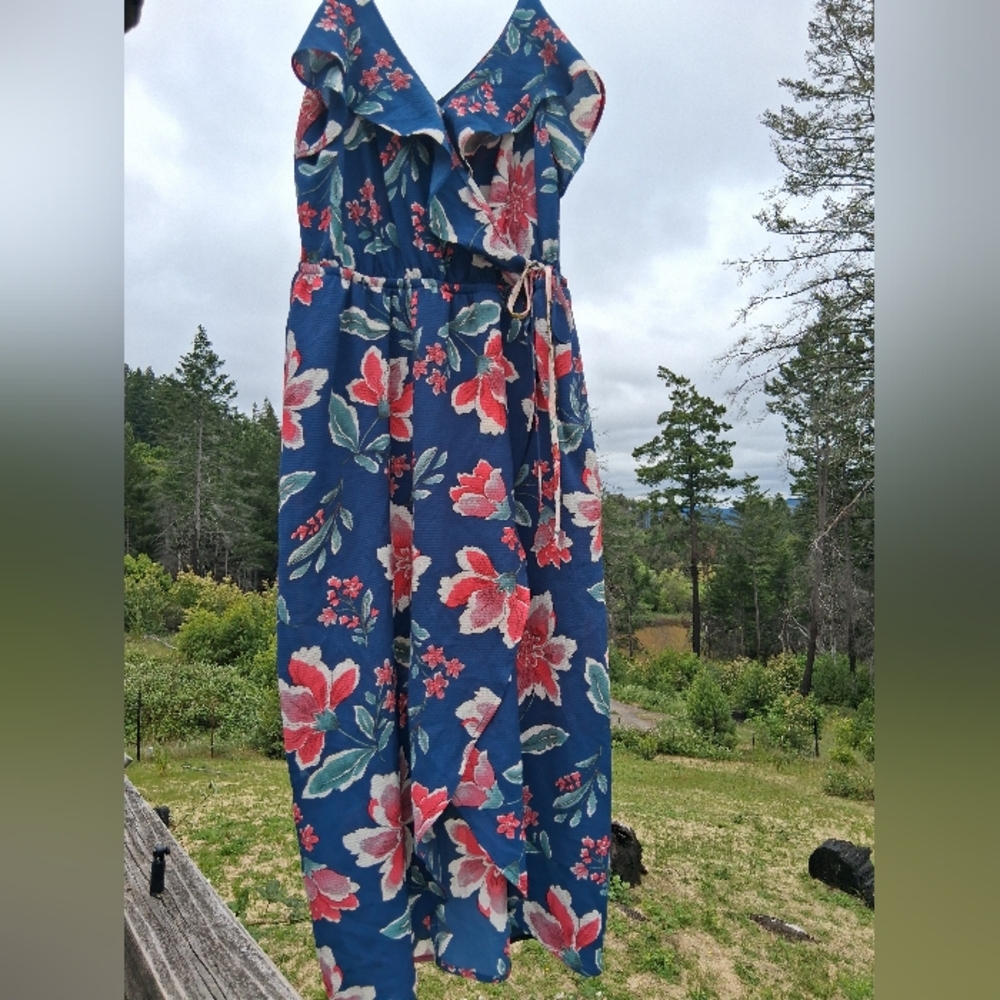 Navy Floral Ruffle V-Neck Maxi Dress